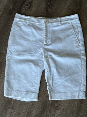 Lauren Ralph Lauren Women’s White Bermuda Shorts Size 2     90’s Flat Front